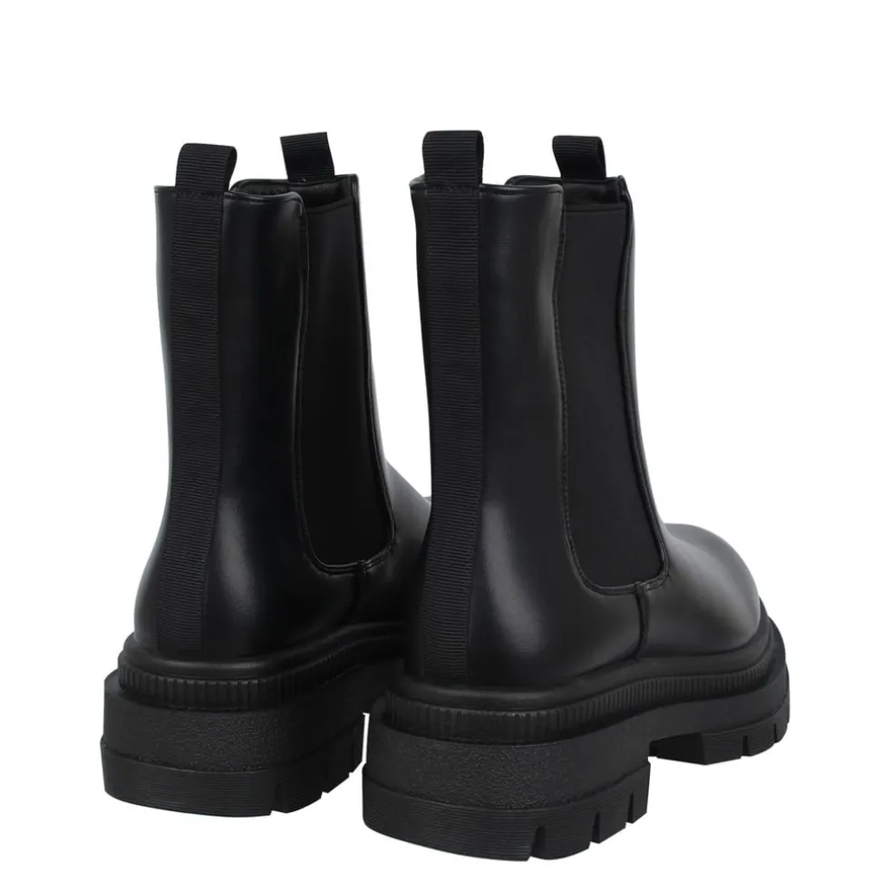 Be You Chunky Block Heel Chelsea Boots in Black