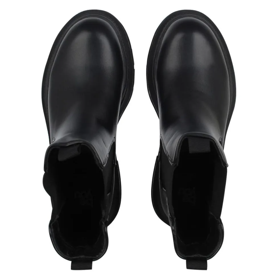 Be You Chunky Block Heel Chelsea Boots in Black