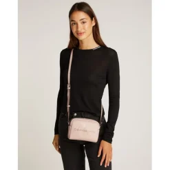 Calvin Klein Jeans Cross Body Bag in Pink