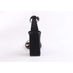 Chic Heel Strp Sndl in Black