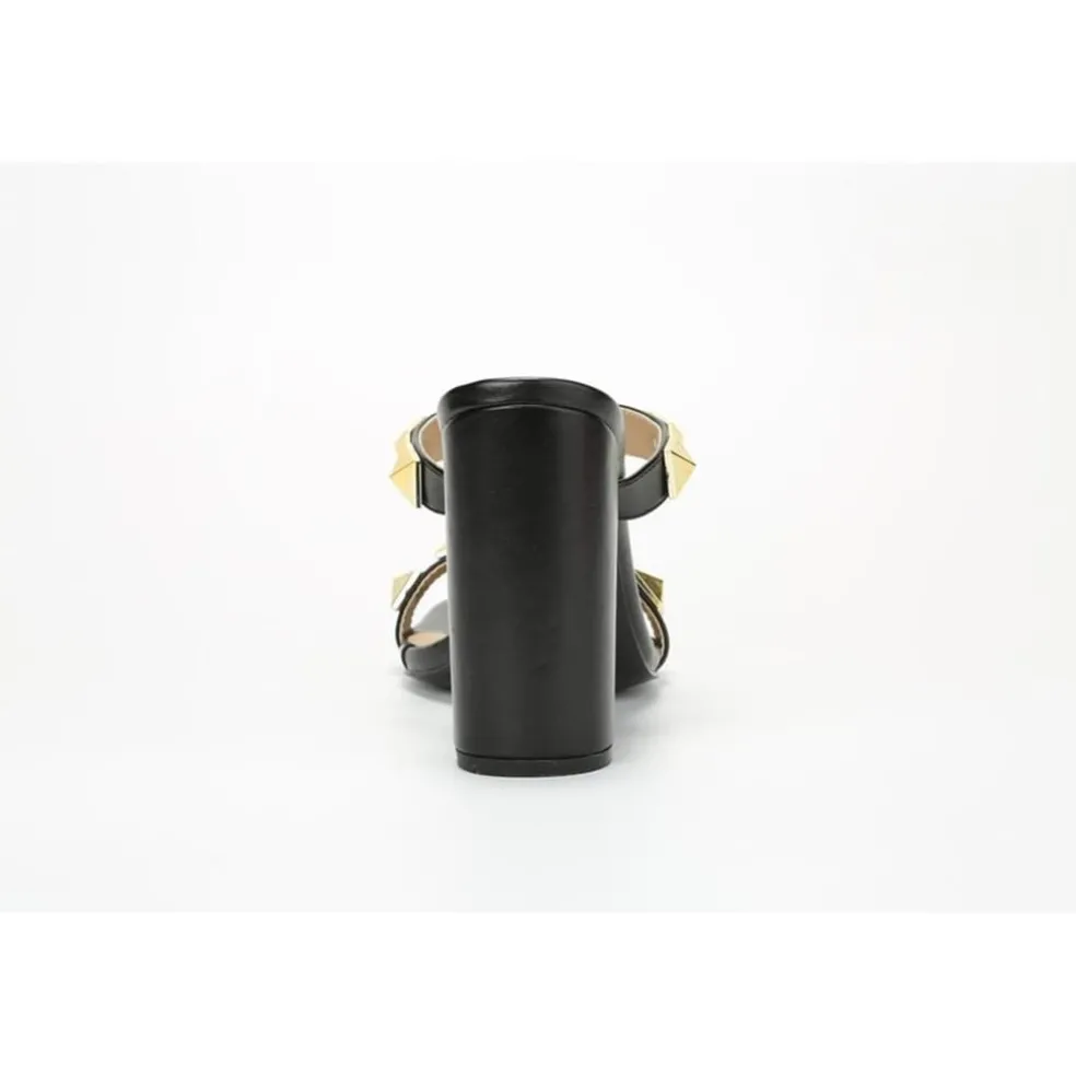 Chic Heel Studd Sndl in Black