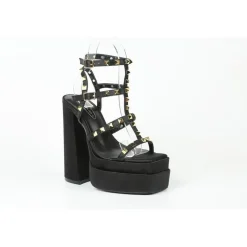 Chic Std Strp Pltfrm in Black
