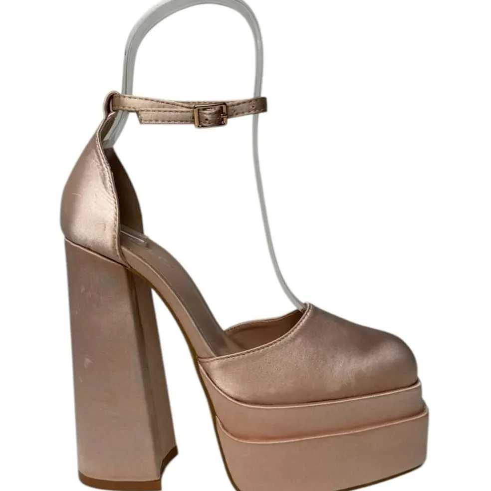 Chic Strp Pltfm Sndl in Beige