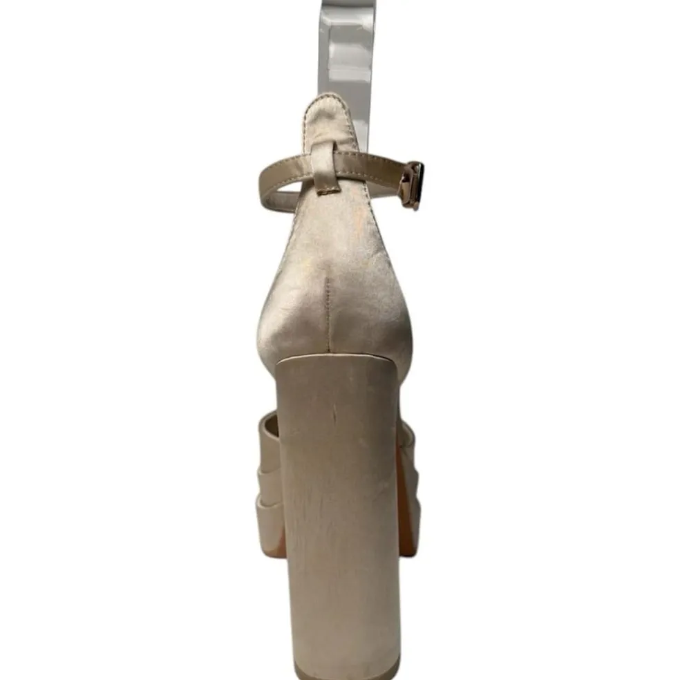 Chic Strp Pltfm Sndl in Beige