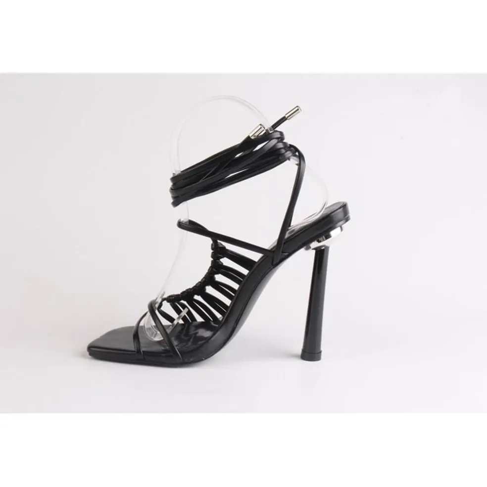 Chic Strp Tie Sndl in Black