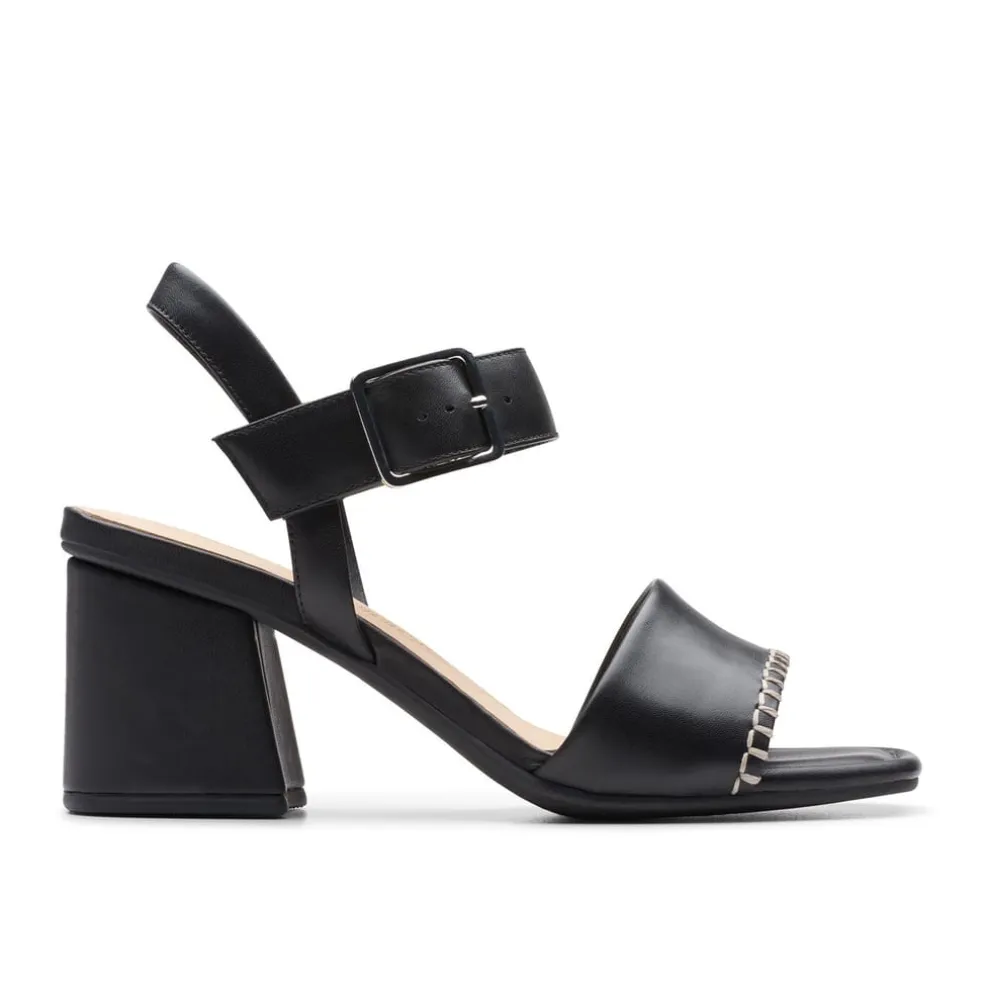 Clarks Siara65 Sandals in Black