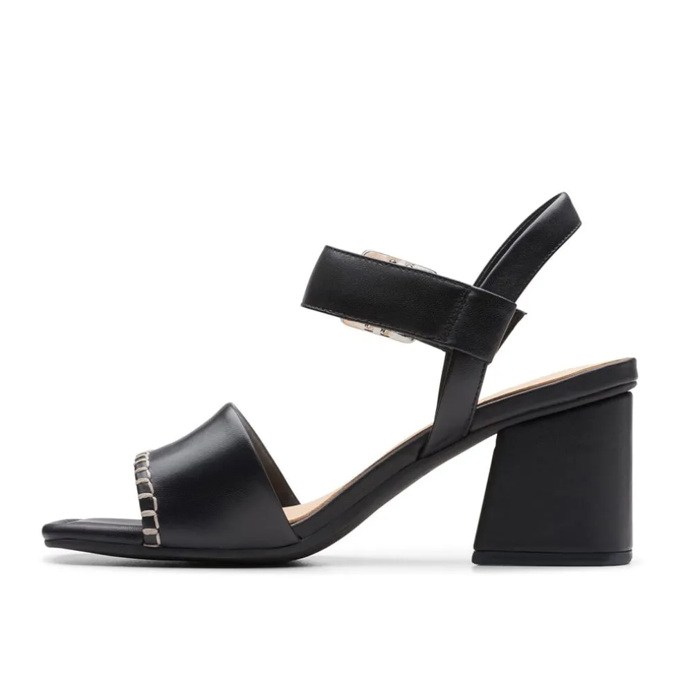 Clarks Siara65 Sandals in Black
