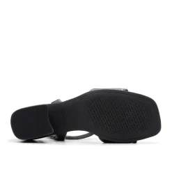 Clarks Siara65 Sandals in Black