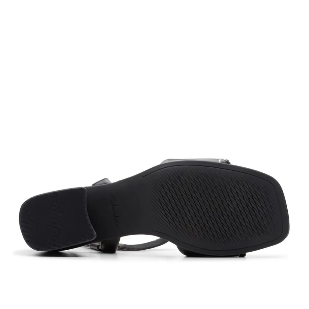 Clarks Siara65 Sandals in Black