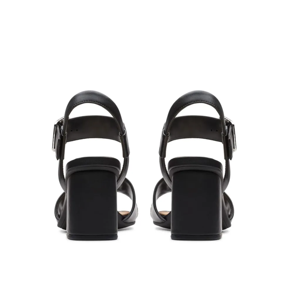 Clarks Siara65 Sandals in Black