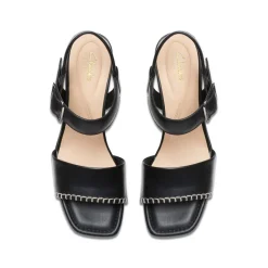 Clarks Siara65 Sandals in Black