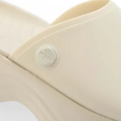 Crocs Skyline Sliders in White