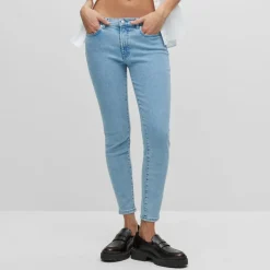 Hugo 932 Slim-Fit Jeans in Turquoise