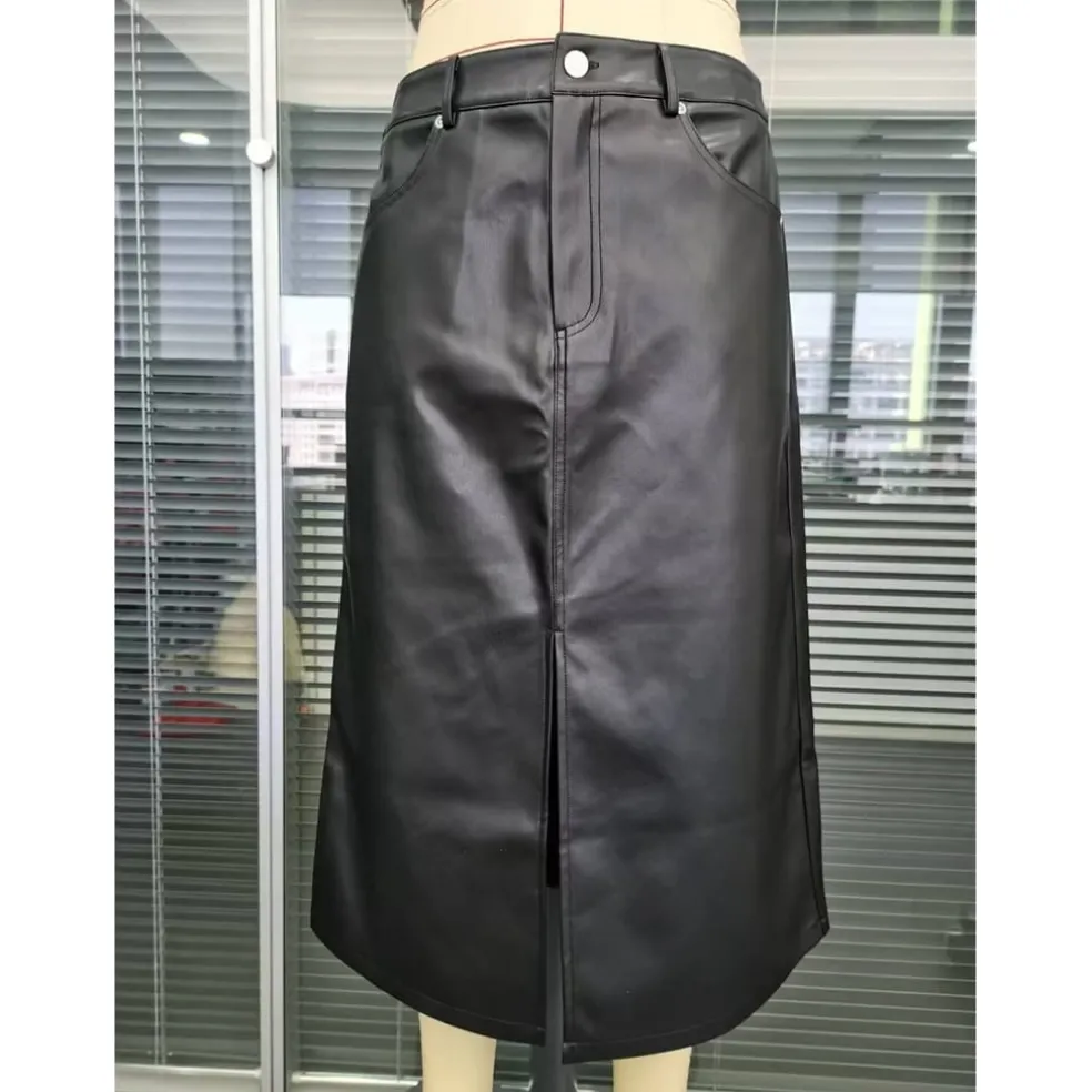 I Saw It First Pu Max Skirt Ld54 in Black
