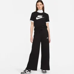 Nike Futura Large Genie Crew Neck T-Shirt in Black