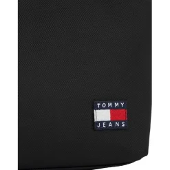 Tommy Jeans Essentials Daily Shoulder Bag in Black