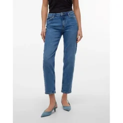 Vero Moda Petite Relaxed Fit Mom Jeans in Blue