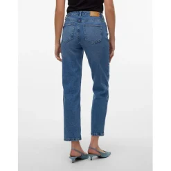 Vero Moda Petite Relaxed Fit Mom Jeans in Blue