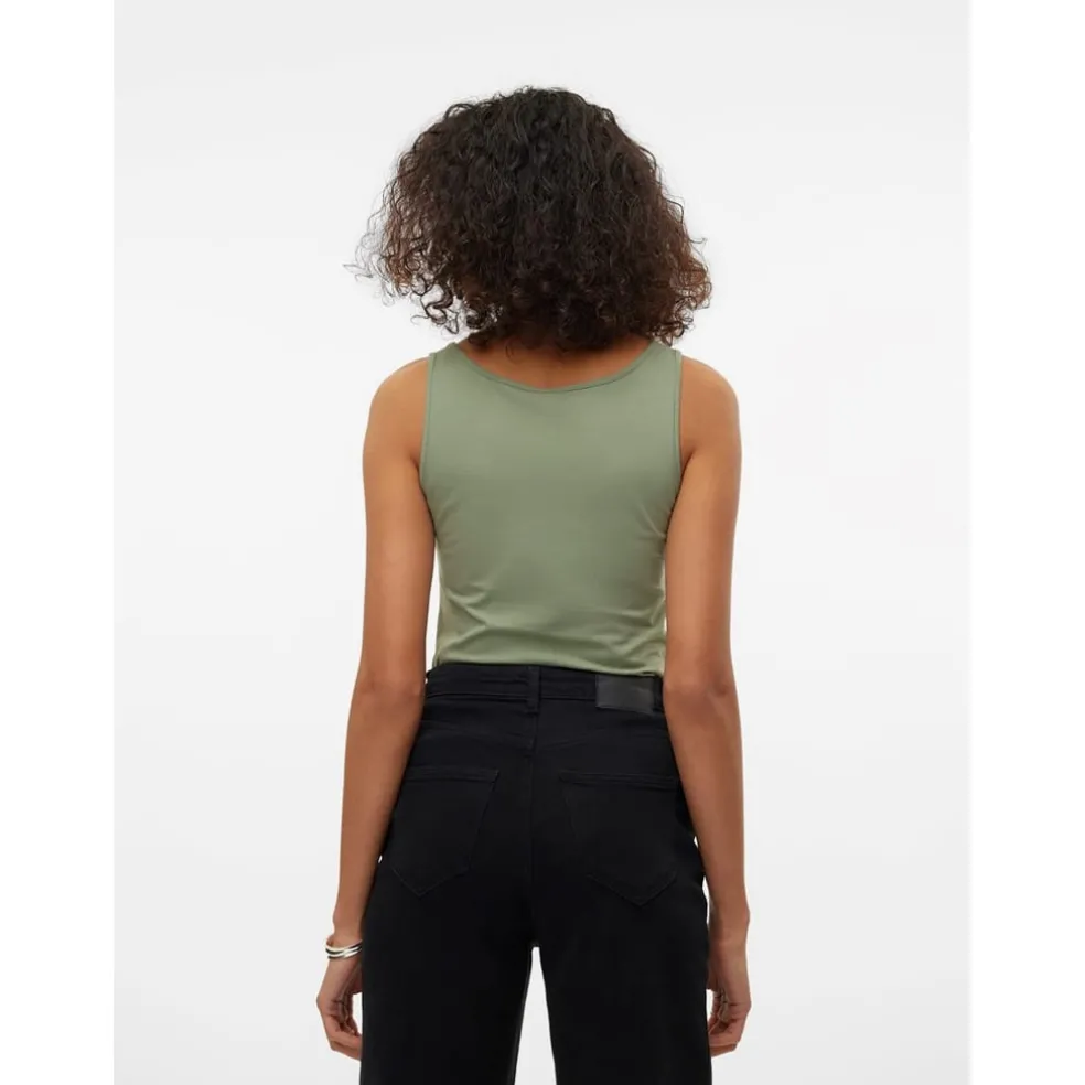 Vero Moda Scoop Neck Slim Fit Tank Top in Green