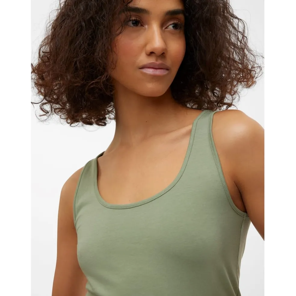 Vero Moda Scoop Neck Slim Fit Tank Top in Green