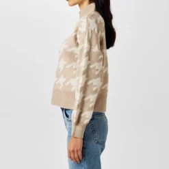 Vero Moda Turtleneck Regular Fit Sweater in Beige